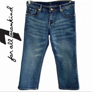7 For All Mankind Medium Blue Wash Bootcut Capris Jeans Size